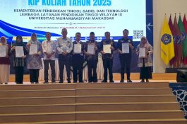 Rektor PTS Wilayah IX Teken Pakta Integritas Pengelolaan KIP Kuliah di Unismuh