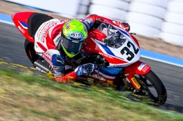 Aksi AHRT di JuniorGP Prancis. Trek Baru, Semangat Baru dari Veda dan Ramadhipa