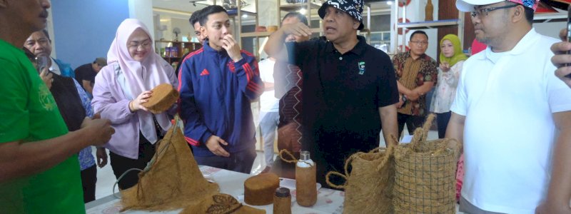 Wabup Gowa Perkenalkan Produk Khas Daerah ke Ketua MPR RI di Galeri UMKM Sulsel