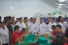 Wamen IMIPAS Apresiasi Lapas Makassar, Hasilkan Ratusan Baju Seragam Sekolah