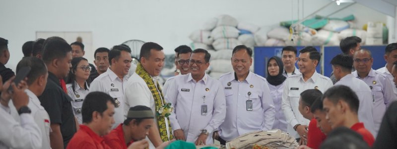 Wamen IMIPAS Apresiasi Lapas Makassar, Hasilkan Ratusan Baju Seragam Sekolah