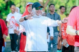 Bupati Barru Ramaikan Car Free Day di Alun-Alun Barru