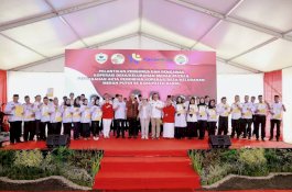 Bupati Andi Ina Kartika Lantik Pengurus Koperasi Merah Putih di Barru
