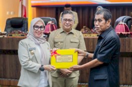 Bupati Barru Serahkan Ranperda RPJMD 2025-2029 ke DPRD