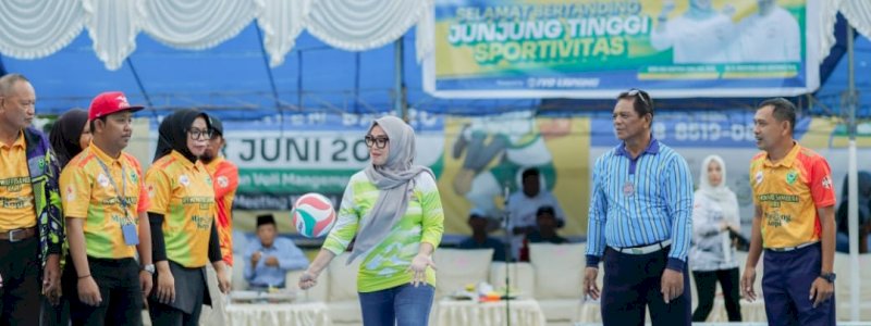 Bupati Barru Resmi Buka Turnamen Bola Voli Bupati Cup II, Kenang Jejak Sang Ibu Atlet Nasional