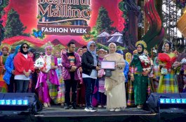 Kreasi Cora' La'ba Tampil di Fashion Week Beautiful Malino 2025