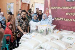 Pemkab Gowa dan Bulog Salurkan Bantuan Pangan Beras Alokasi Juni–Juli 2025
