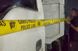 Polisi Grebek 2 Truk Modifikasi Berisi BBM