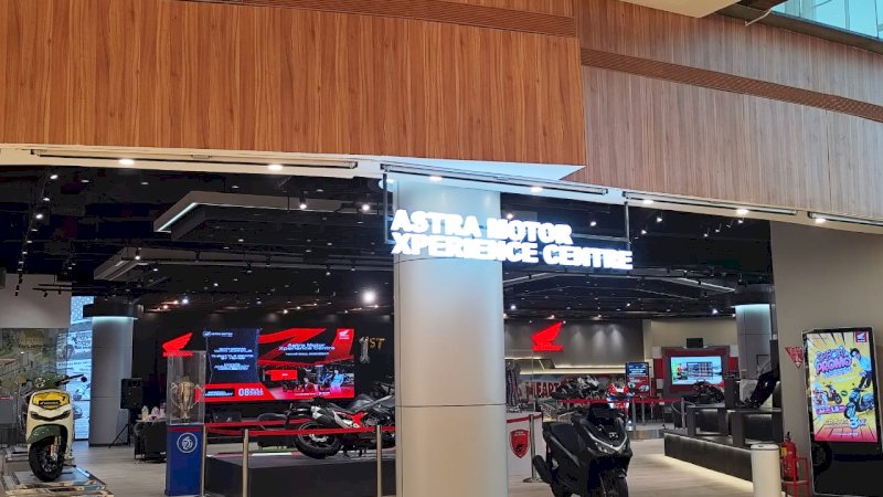 Astra Motor Xperience Centre  showroom in-mall pertama di Makassar yang menyatukan konsep penjualan sepeda motor Honda dengan nuansa lifestyle space. Selain menampilkan unit motor dan apparel eksklusif Honda, AMEC juga dilengkapi dengan simulator MotoGP pertama di Indonesia, serta ruang diskusi dan gathering yang mendukung interaksi komunitas dan pengunjung.