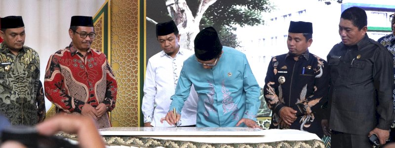 Tasming Hamid Dampingi Menag RI Resmikan gedung Laboratorium Terpadu IAIN Parepare 