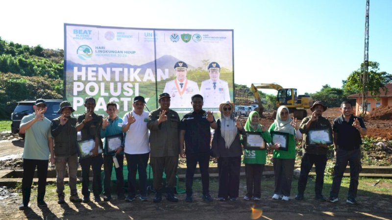 Bupati Maros Bakal Cabut Izin Jika Toko Modern Masih Gunakan Kantong Plastik