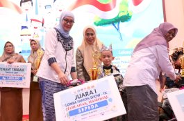 Ketua PKK Parepare Bangga, Fatih Rizqi Mubarak Juara Fashion Show TK di HAN Provinsi