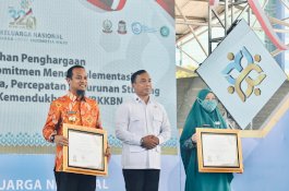Gubernur dan Ketua TP PKK Sulsel Dikukuhkan sebagai Ayah Bunda GenRe