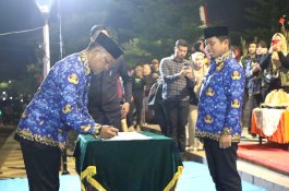 Tasming Hamid Serahkan SK P3K 2024, Komitmenkan Pembayaran Gaji Sesuai Jadwal