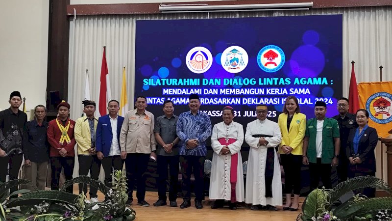 Para Tokoh Agama, Kanwil Kemenag Sulsel dan Ormas Pemuda   hadir dalam Silaturahmi lintas agama, kamis(31/7) Keuskupan Agung Makassar