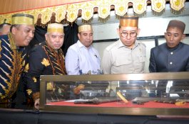 Menteri Kebudayaan Fadli Zon Apresiasi Pameran Bilah Pusaka di Maros: Cermin Kekayaan Budaya Nusantara