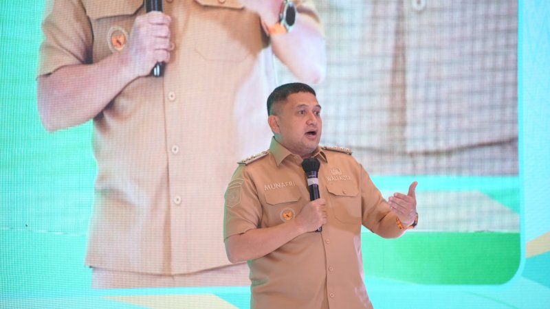 Dokumen Siap, Appi Tegaskan Komitmen Bangun Stadion Untia