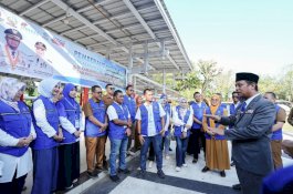 Kirim Puluhan Tenaga Medis, Gubernur Lepas Tim Pelayanan Kesehatan Bergerak ke Pulau Pangkep dan Selayar