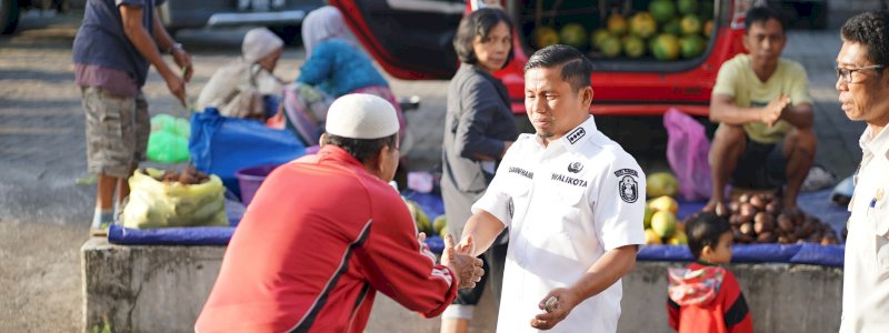 Wali Kota Parepare Tinjau Harga dan Stok Bahan Pokok di Pasar Sumpang Minangae