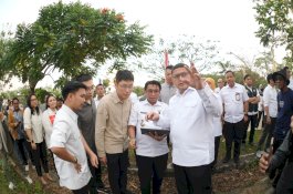 Investor China Tinjau Lokasi Proyek Stadion Makassar di Untia