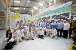 Wali Kota Munafri Ikut Dampingi Titik Soeharto Tinjau Beras di Bulog Makassar