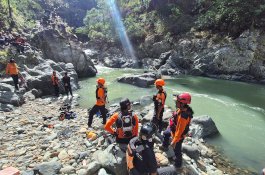 Hari Kedua Pencarian Warga Makassar yang Tenggelam di Sungai Mangampa Maros