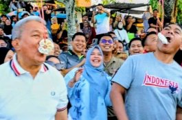 Bupati, Ketua DPRD dan Forkopimda Meriahkan Lomba Makan Kerupuk dan Lari Karung pada