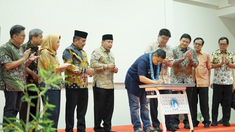 Wali kota Makassar Munafri Arifuddin meresmikan Summarecon convention center, Jumat (15/8)
