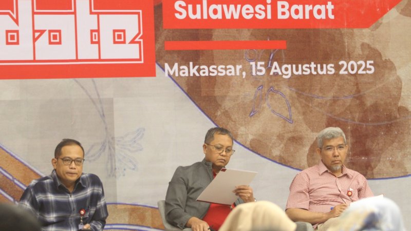 Kepala OJK Sulselbar Moch. Muchlasin
