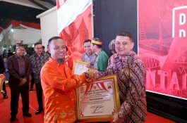 Pemkot Makassar Catat Angka Kemiskinan Terendah di Sulsel, Sabet Penghargaan dari Pemprov