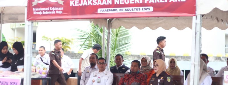 Tasming Hamid Apresiasi Pasar Murah Kejaksaan Negeri Parepare di HUT ke-80