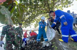 Pertamina Patra Niaga Sulawesi Gelar  Coastal Clean Up , 8 Ton Sampah Diangkut dari Laut