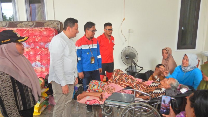 Pertamina Patra Niaga mengunjungi warga terdampak gempa di Poso