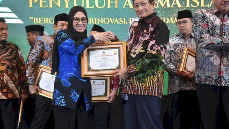 Bupati Gowa Terima Penghargaan dari Kemenag RI
