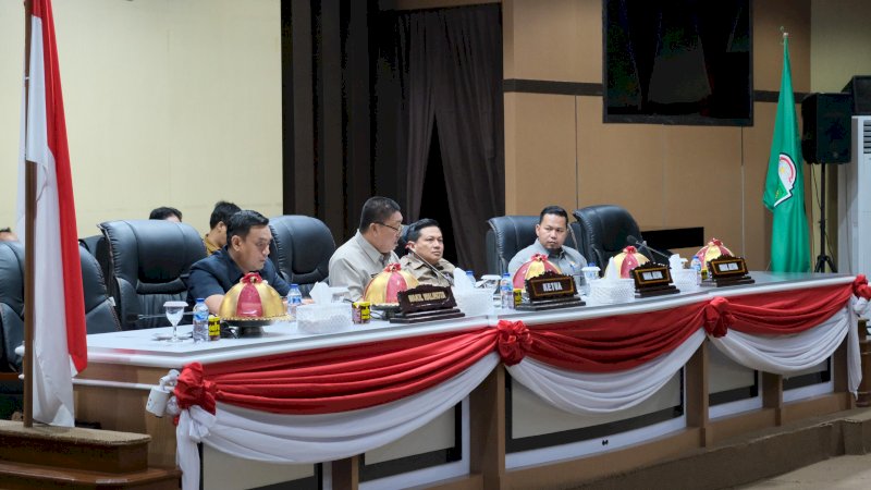 Pemkot Parepare Serahkan Ranperda Perubahan APBD 2025 ke DPRD