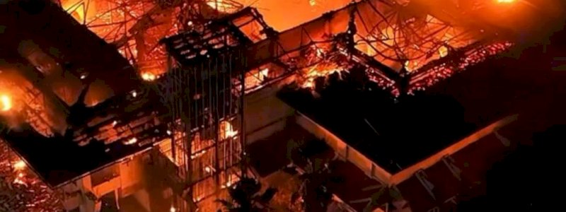 Ketika Amarah Merenggut 3 Nyawa dan Membakar Gedung Rakyat serta Puluhan Kendaraan