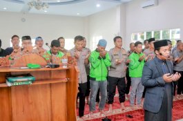 Polres Wajo Gelar Shalat Ghaib untuk Almarhum Affan Kurniawan