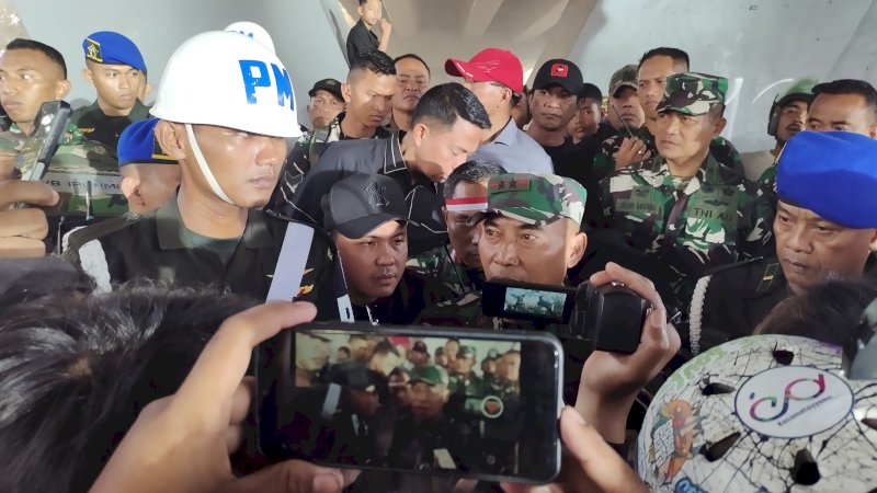 Pangdam XIV/Hasanuddin, Mayjen TNI Windiyatno nampak hadir di Flay Over sekitar 16:45 WITA. (Dok Rakyatku)