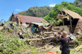 Puluhan Rumah Rusak Akibat Angin Kencang di Pangkep