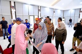 Pemkab Gowa Salurkan Bantuan Kemensos RI untuk Korban Angin Kencang