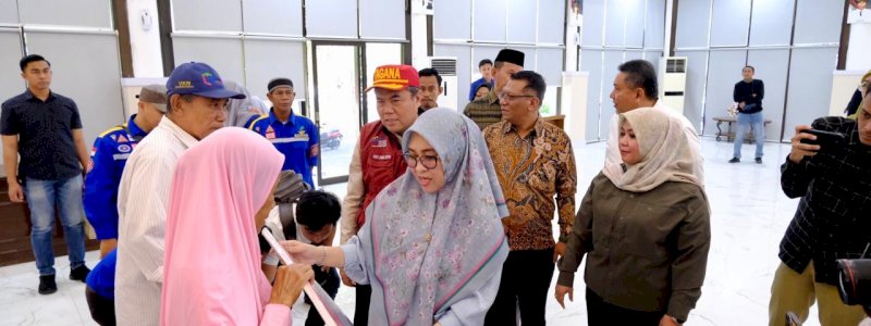 Pemkab Gowa Salurkan Bantuan Kemensos RI untuk Korban Angin Kencang