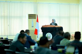 Wagub Fatmawati Rusdi Bacakan Jawaban Gubernur terkait Ranperda Perubahan APBD 2025