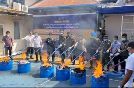 Bea Cukai Makassar Musnahkan Barang Ilegal Rp12 Miliar, Termasuk 5,4 Juta Batang Rokok