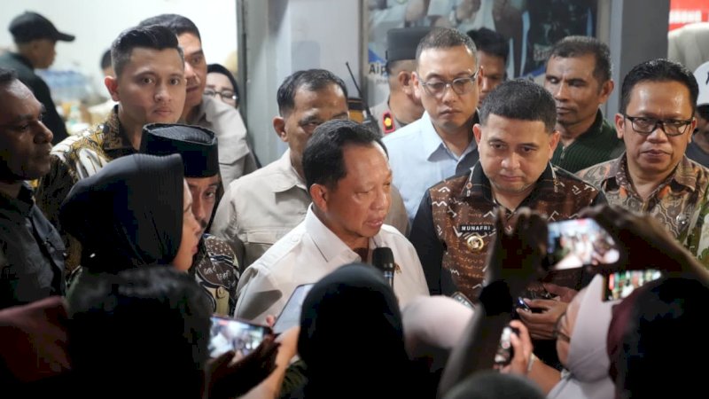 Mendagri Tito Apresiasi Langkah Cepat Pemkot Makassar Bentuk Posko Siskamling, Dorong Jadi Role Model Nasional