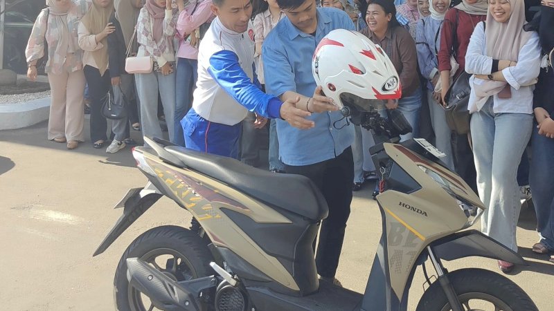 Instruktur safety Riding Wanny Dewa 