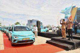 Gubernur Sulsel Resmikan Taksi Listrik Modern Pertama di Makassar