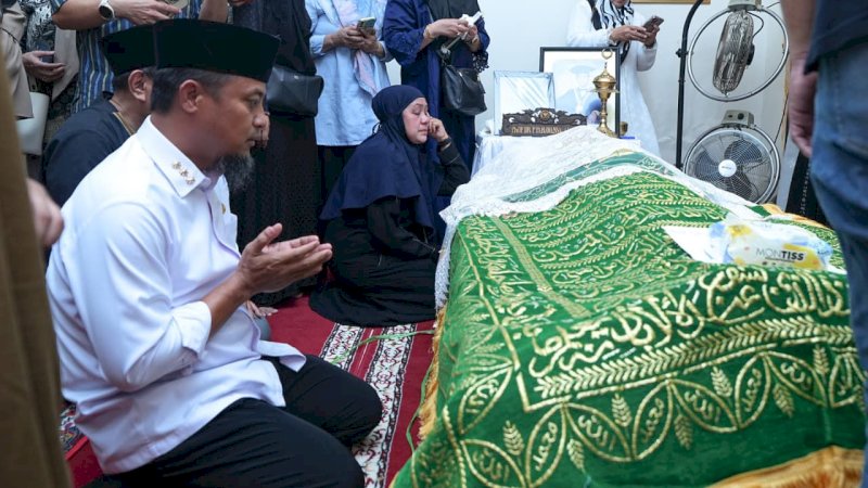 Gubernur Andi Sudirman Sampaikan Duka Cita Wafatnya Prof Paturungi Parawansa