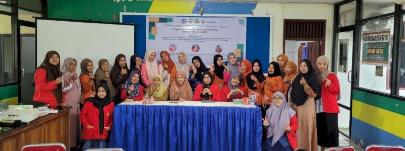 Tim FKep Unhas Latih Kader Posyandu Jaga Kesehatan Mental dengan Teknologi VR