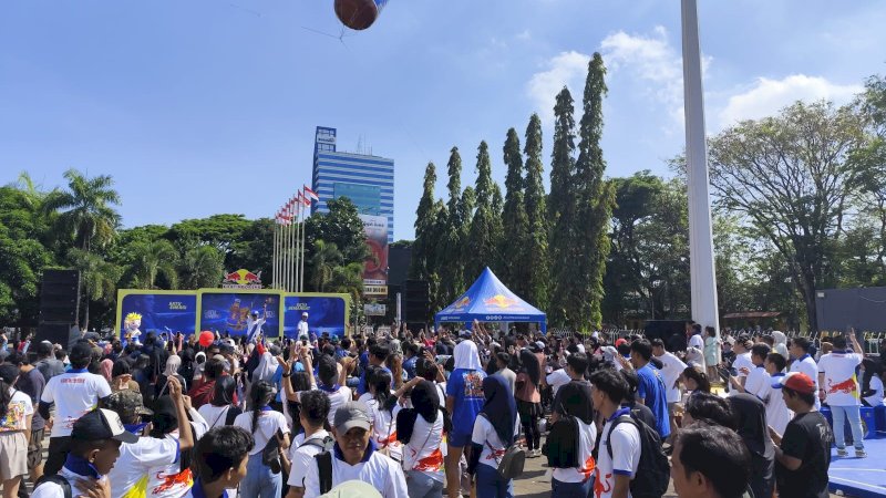Kratingdaeng satukan produk botol kaca & Red Bull Gold Can dalam kampanye nasional &ldquo;Satu Energi, Satu Semangat&rdquo; di Makassar