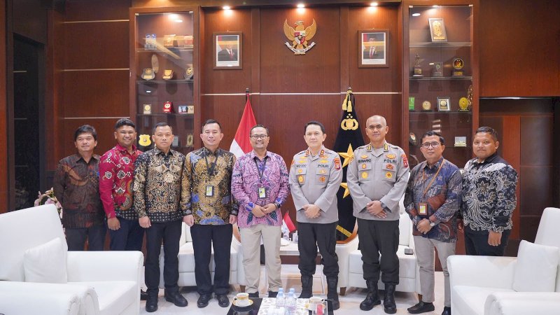 Pertamina Patra Niaga Sulawesi melakukan silaturahim dengan Kepala Kepolisian Daerah (Kapolda) Gorontalo, Irjen Pol. Drs. Widodo, S.H., M.H., di Mapolda Gorontalo.